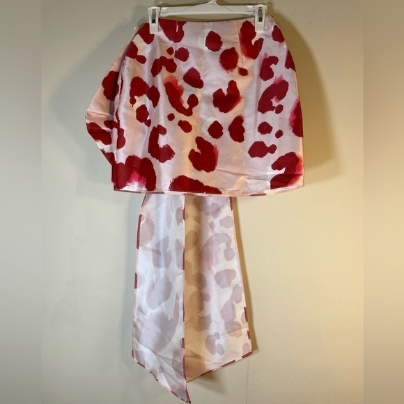 NWT. ASOS LUXE 6 Satin Bow Back Mini Skirt in Pink Animal Print. - Picture 2 of 9